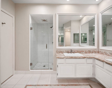 200 N Almont Drive - Photo Thumbnail 12