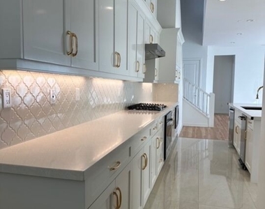 20812 W Bur Oak Circle - Photo Thumbnail 2