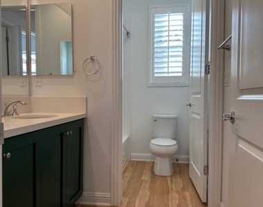 20812 W Bur Oak Circle - Photo Thumbnail 7