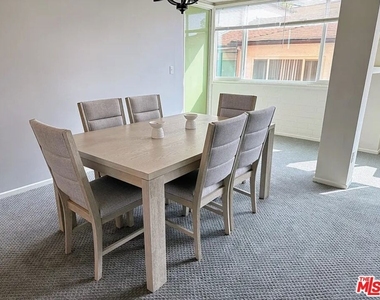 540 Kelton Avenue - Photo Thumbnail 3