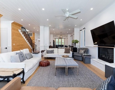 10810 Wilkins Avenue - Photo Thumbnail 12