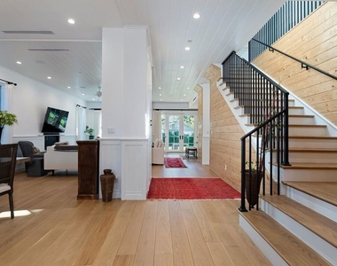 10810 Wilkins Avenue - Photo Thumbnail 8