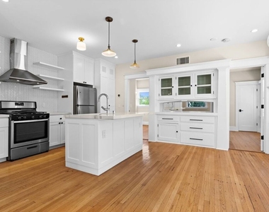 1140 Lemoyne Street - Photo Thumbnail 4