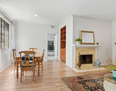 1375 Kelton Avenue - Photo Thumbnail 6