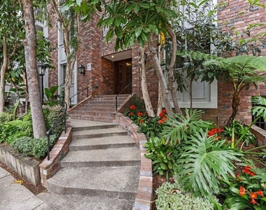 1375 Kelton Avenue - Photo Thumbnail 1