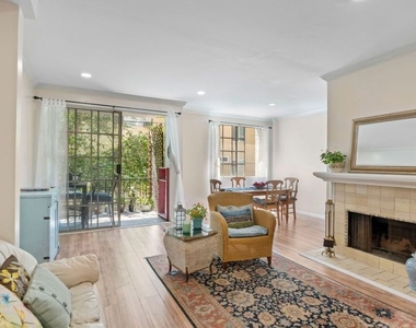 1375 Kelton Avenue - Photo Thumbnail 3