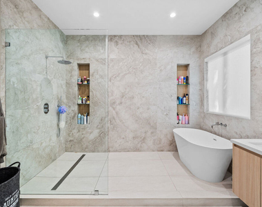 5826 Corbin Avenue - Photo Thumbnail 21