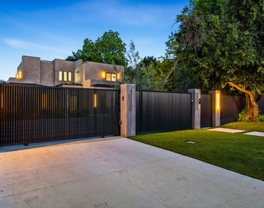 5826 Corbin Avenue - Photo Thumbnail 1