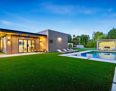 5826 Corbin Avenue - Photo Thumbnail 32