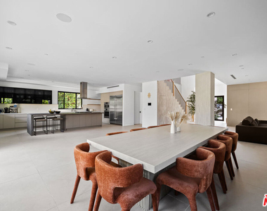 5826 Corbin Avenue - Photo Thumbnail 8