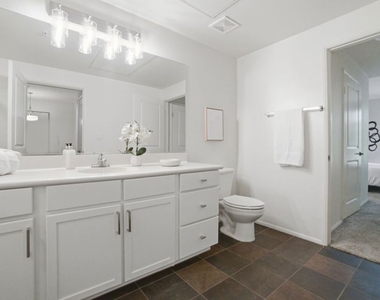 6400 Crescent Park - Photo Thumbnail 14