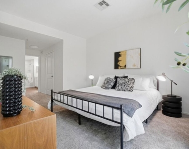6400 Crescent Park - Photo Thumbnail 10
