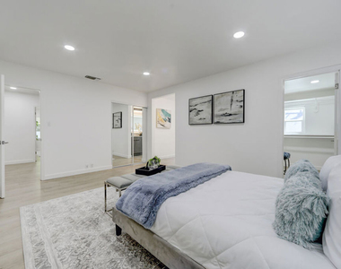 344 S Camden Drive - Photo Thumbnail 14