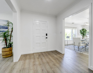 344 S Camden Drive - Photo Thumbnail 3