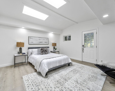 344 S Camden Drive - Photo Thumbnail 23