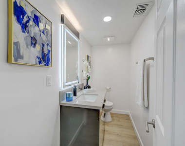 344 S Camden Drive - Photo Thumbnail 11