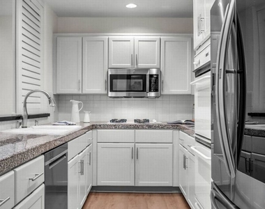 1735 Malcolm Avenue - Photo Thumbnail 9
