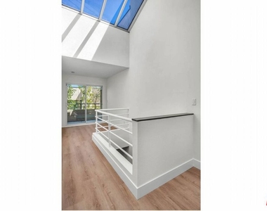 1735 Malcolm Avenue - Photo Thumbnail 17