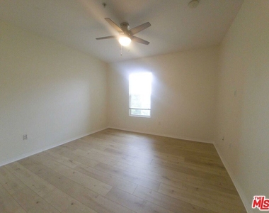 6020 Seabluff Drive - Photo Thumbnail 10