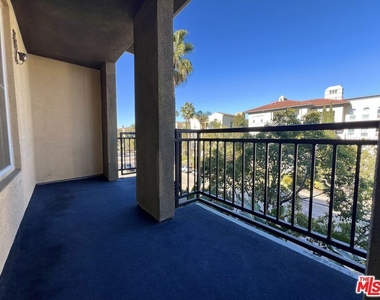 6020 Seabluff Drive - Photo Thumbnail 6