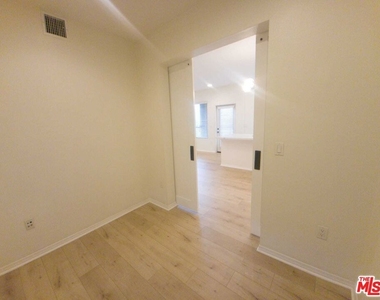 6020 Seabluff Drive - Photo Thumbnail 12