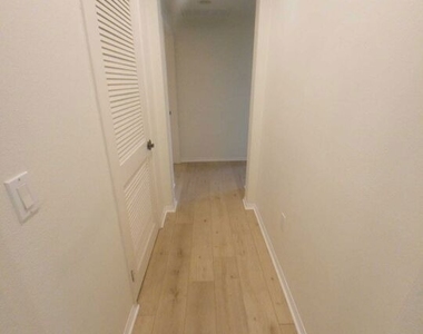 6020 Seabluff Drive - Photo Thumbnail 8