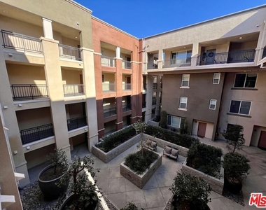 6020 Seabluff Drive - Photo Thumbnail 17