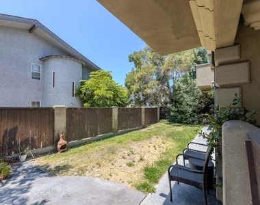 1912 Vanderbilt Lane - Photo Thumbnail 28