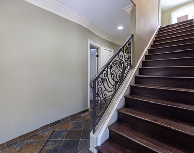 1912 Vanderbilt Lane - Photo Thumbnail 22