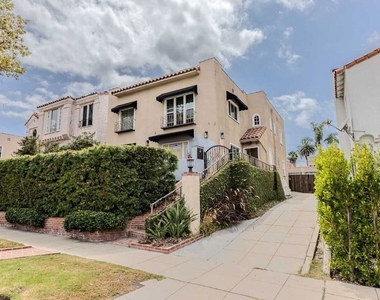 1067 S Sycamore Avenue - Photo Thumbnail 51