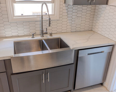 1067 S Sycamore Avenue - Photo Thumbnail 24