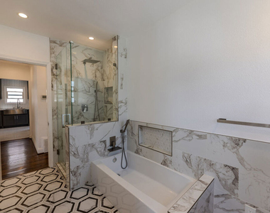1067 S Sycamore Avenue - Photo Thumbnail 36