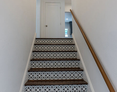 1067 S Sycamore Avenue - Photo Thumbnail 55