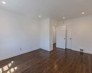 1067 S Sycamore Avenue - Photo Thumbnail 48