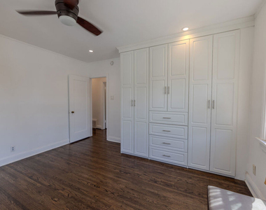 1067 S Sycamore Avenue - Photo Thumbnail 42