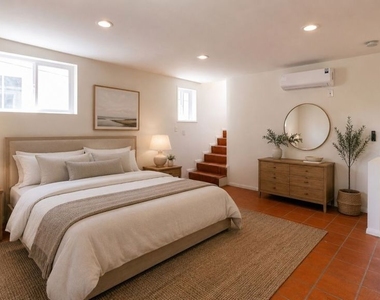 2120 N Cahuenga Boulevard - Photo Thumbnail 19