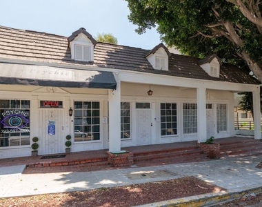 2120 N Cahuenga Boulevard - Photo Thumbnail 22