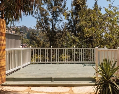 2120 N Cahuenga Boulevard - Photo Thumbnail 15