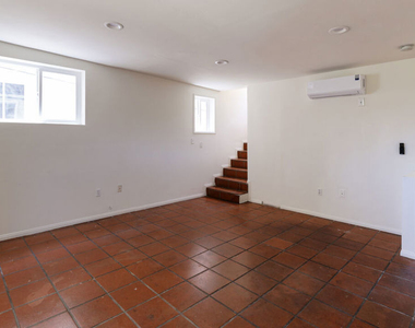 2120 N Cahuenga Boulevard - Photo Thumbnail 20