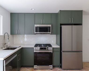 2120 N Cahuenga Boulevard - Photo Thumbnail 9