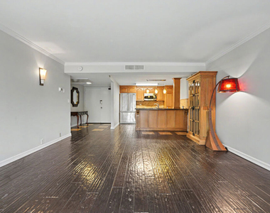 10535 Wilshire Boulevard - Photo Thumbnail 13