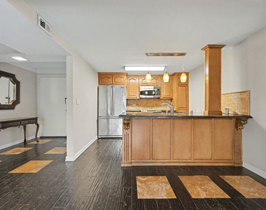 10535 Wilshire Boulevard - Photo Thumbnail 5
