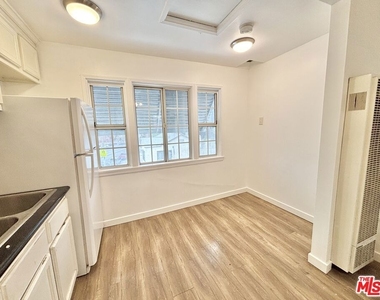 288 S Coronado Street - Photo Thumbnail 6