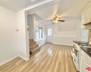288 S Coronado Street - Photo Thumbnail 13