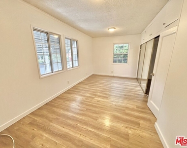 288 S Coronado Street - Photo Thumbnail 10