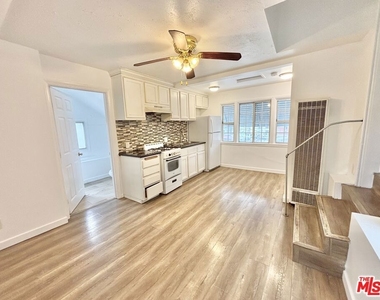 288 S Coronado Street - Photo Thumbnail 4