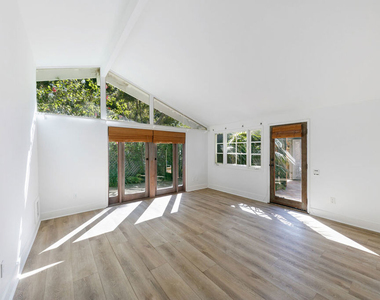 6328 Frondosa Drive - Photo Thumbnail 16
