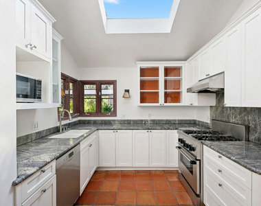 6328 Frondosa Drive - Photo Thumbnail 13