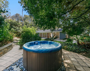 6328 Frondosa Drive - Photo Thumbnail 34