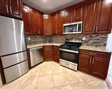 603 Gates Avenue - Photo Thumbnail 6